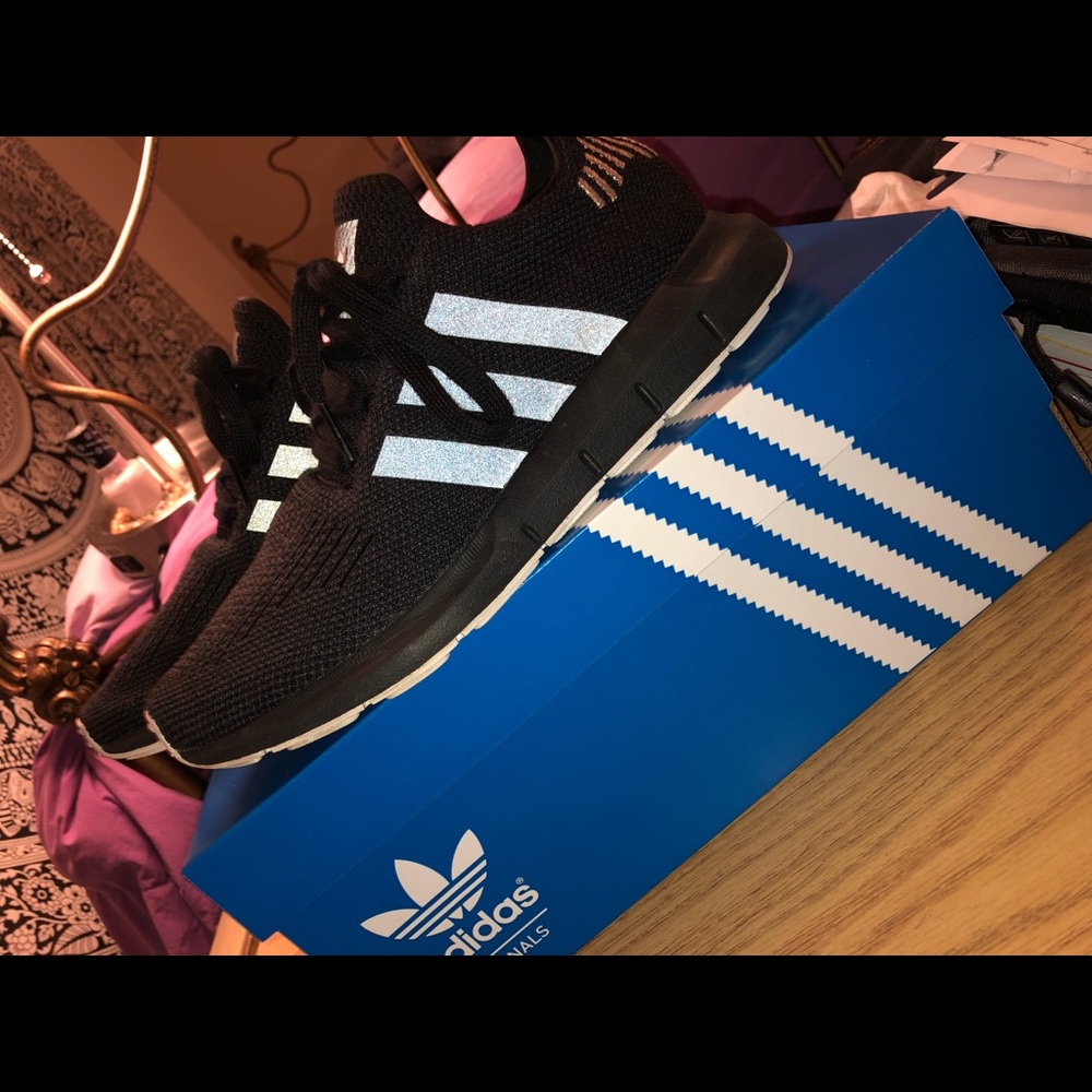 ADIDAS SWIFT RUN 7.5 FITS LIKE 8.5